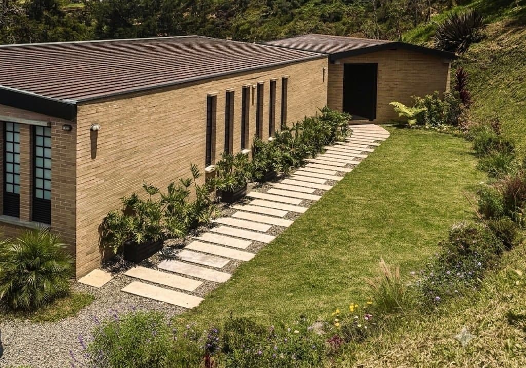 Casa integrada al paisaje — proyecto Bioma